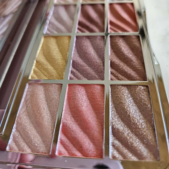 CIATÉ LONDON The Velvet Eyeshadow Palette - Picture 4 of 8